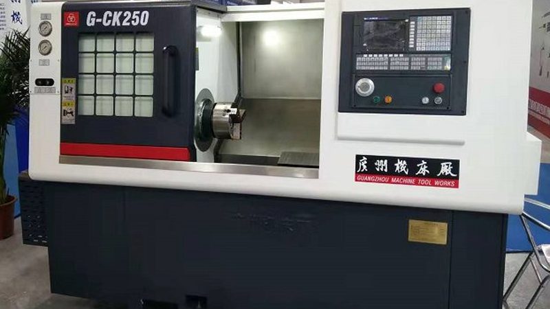 小型五轴立式加工中心：揭秘其核心优势与适用场景